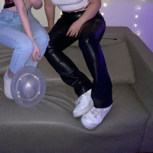 *sold* Aritzia Melina Pant - Picture 4 of 4